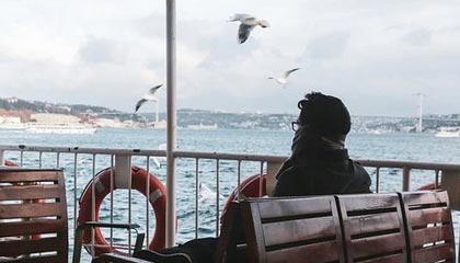 “原来是这样”——看完我沉默了：同事A在医院走廊退货，原因居然是前因后果